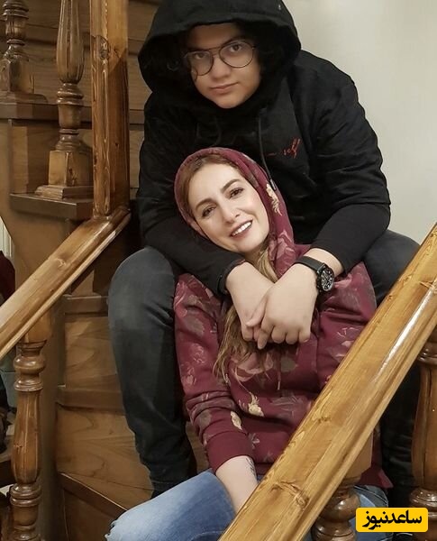 نگاهی به چیدمان منزل دوبلکس شقایق دهقان  و مهراب قاسم خانی حوالی قیطریه/ میز بیلیارد، کتابخونه پر، شومینه، نقاشی آبستره و...