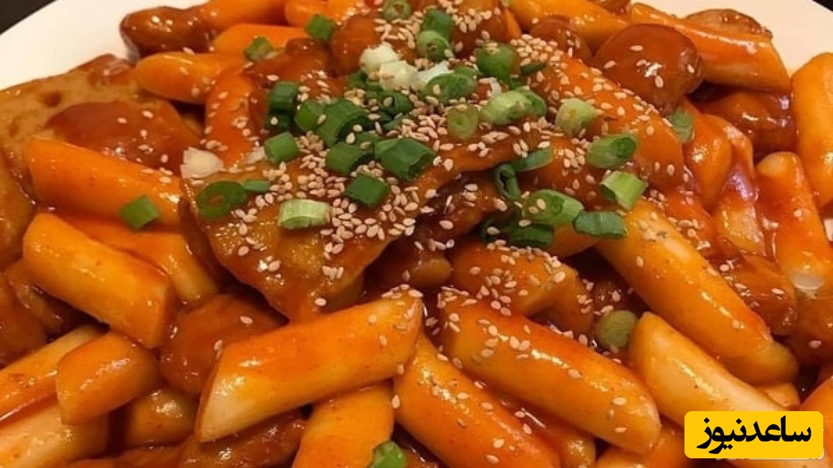 طرز تهیه غذای مشهور دوکبوکی کره ای لذیذ+ عکس