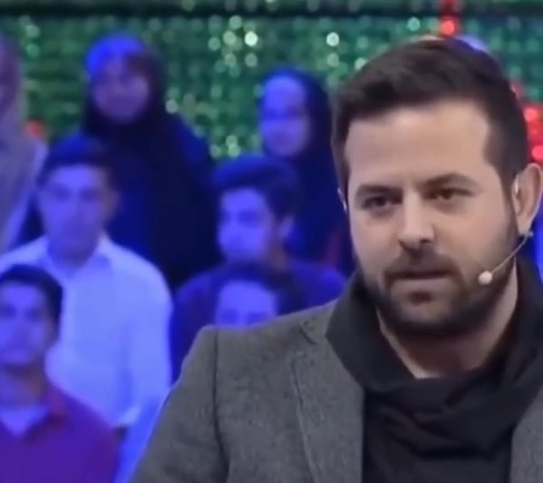 مات و مبهوت ماندن رامبد جوان از شغل پدر و مادر هومن سیدی/ مادر بازنشسته نیروی دریایی و پدر کارمند بانک کشاورزی +ویدئو