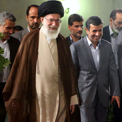 محمود احمدی نژاد در کنار رهبر
