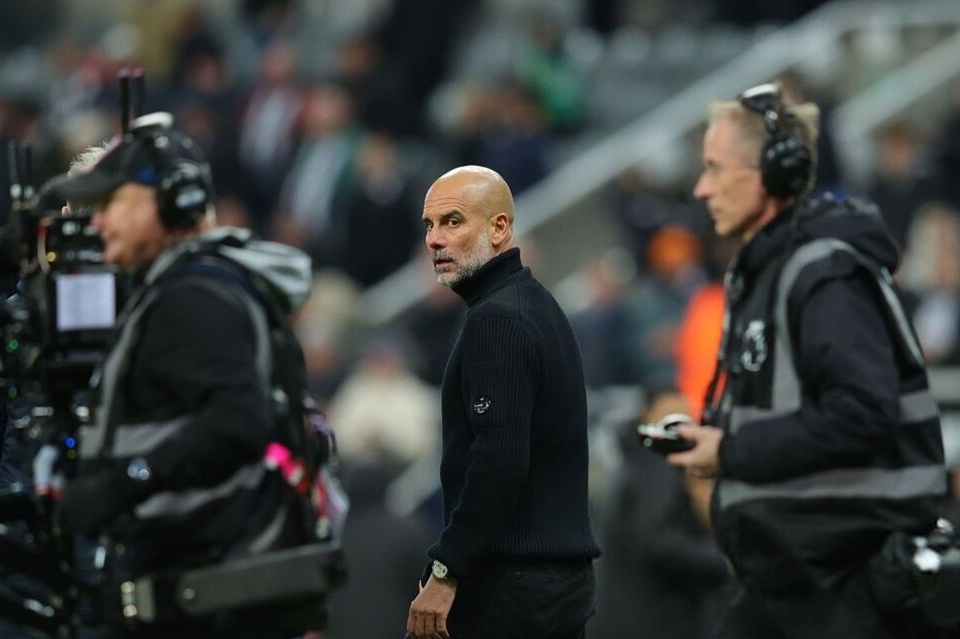 گواردیولا رد داد؛ آقای سرمربی تجربه تلخ شکست را سر فیلمبردار خالی کرد +تصاویر