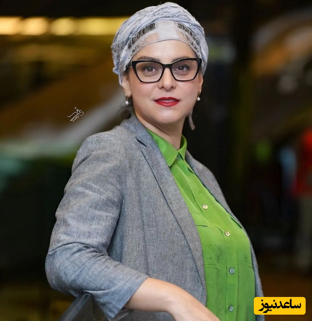 پوشش باکلاس و متین غزل شاکری برای جمع همکارانش💙/ این استایل و میکاپ هیچوقت قدیمی نمیشه😍