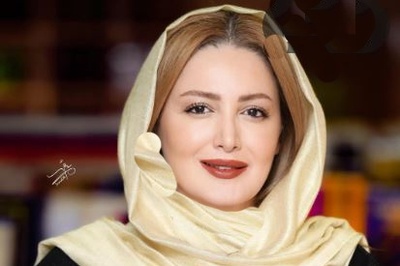 نگاهی به استایل خاص شیلا خداداد در جشن امضای کتابش؛ عبایی مشکی با بیش از 3000 سنگ کریستالی که اشعار مولانا روی آن نوشته شده+ویدیو/ مثل همیشه شیک و منحصربفرد