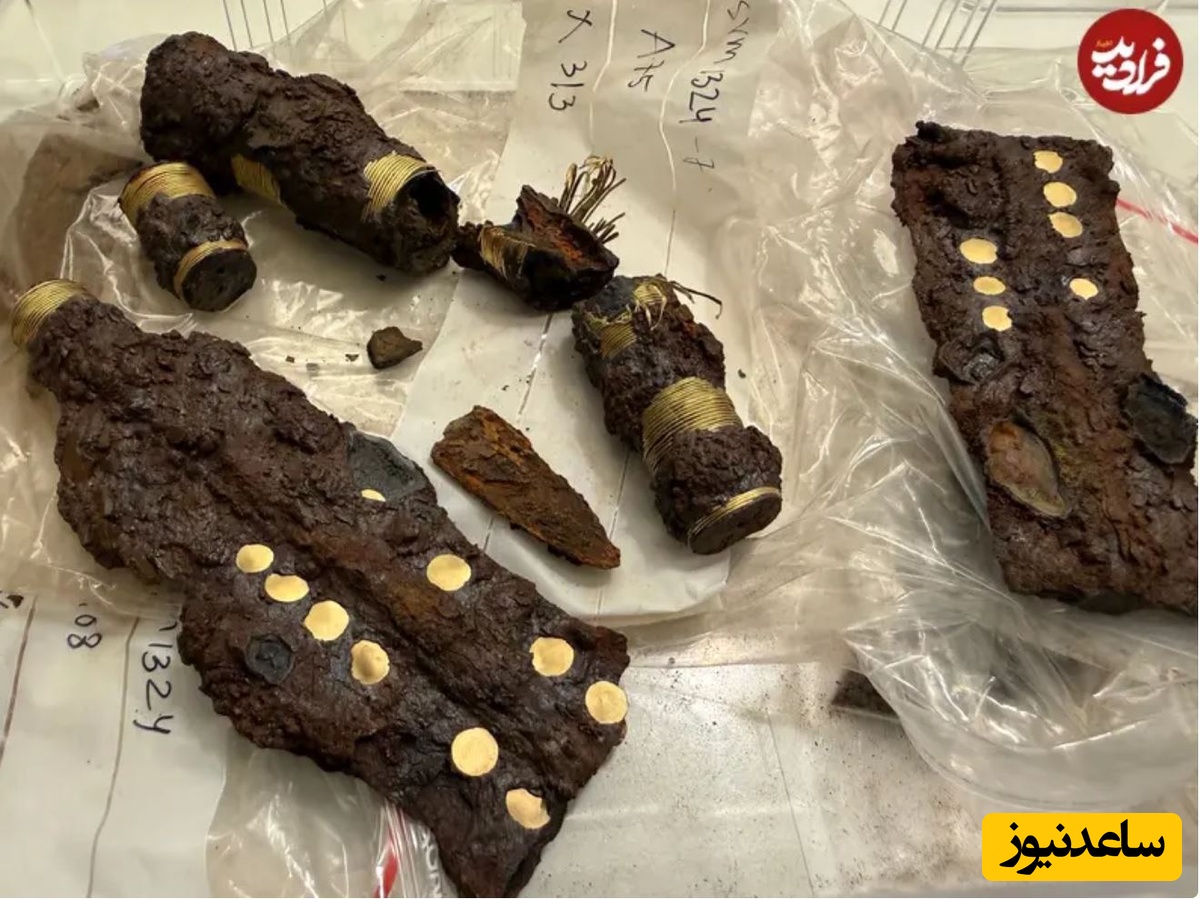 قطعات نیزههای طلاکوب بعد از کشف