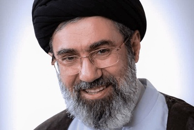 آیت‌الله سیدمجتبی خامنه‌ای کپی پدرش است؛ من فرزندان رهبر شهید را از کودکی می‌شناسم و...