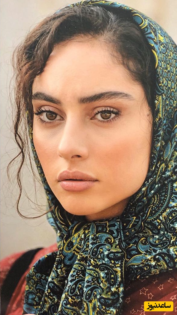 تیپ خفن ترلان پروانه در هوای برفی/ ترکیب پالتوی بلند و شلوار بوت کات چرم عجب چیزی شده!😎😏👌🏻