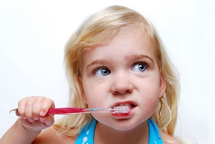 سوالات متداول در مورد مسواک زدن کودکان