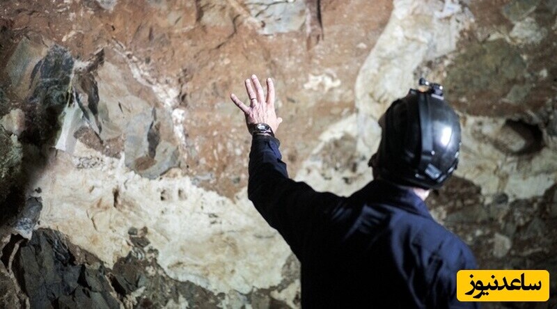 لی برگر دیرین‌شناس در سیستم غار Rising Star در آفریقای جنوبی، جایی که بقایای هومو نالدی در آن یافت شد 