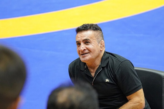 تیم تحت هدایت محمد بنا قهرمان اروپا شد؛ آذربایجان صدرنشین کشتی فرنگی