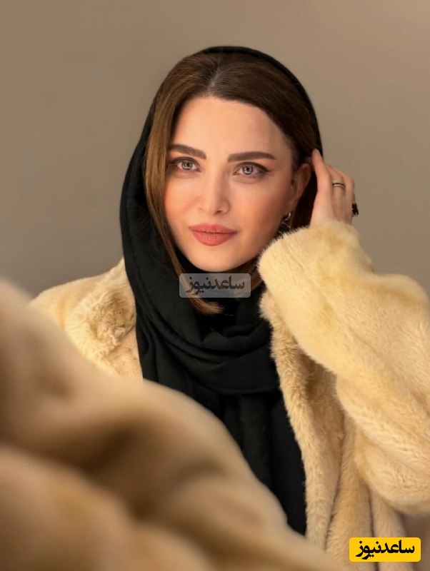 تیپ  کلاسیک بهنوش طباطبایی در کنسرت دیشب که خیلی بهش میومد؛ پالتوی خز کرم و شال مشکی با کیف لیدی دیور با قیمتی نزدیک به 400 میلیون تومان!+ویدیو