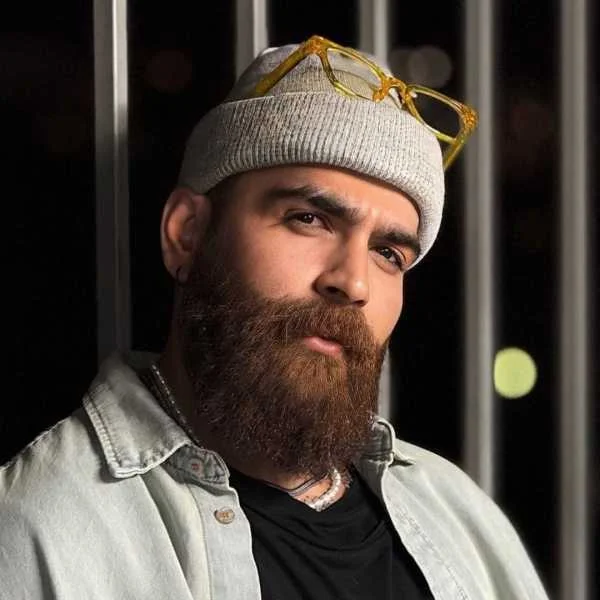 عاشقانه‌ای در میان دود و ترافیک؛ روایت متفاوت معین زد از دلدادگی در «کف طهرون»/ من این شهر رو‌ بدون ‌تو‌ نمیخوام...+دانلود آهنگ