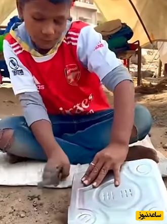 خلاقیت مشاغل | ابتکار منحصربه‌فرد و ترفند خلاقانه برای ساخت خاک‌انداز از جعبه‌های دورریختنی! ابزار کاربردی، بدون هزینه! ♻️چه شاهکاری شده واقعا آفرین بهت! 👌😍+ویدیو