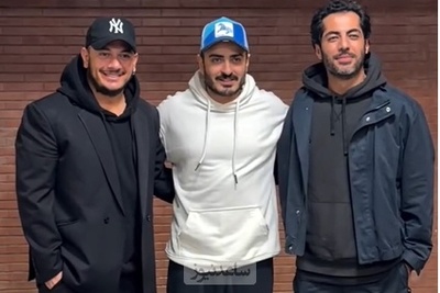 نگاهی به استایل متفاوت نوید پورفرج و اشوان به همراه پدر و مادرش در نمایش کلکسیونر+فیلم/ حال خوب و خنده‌های اشوان در کنار حمیدرضا آذرنگ