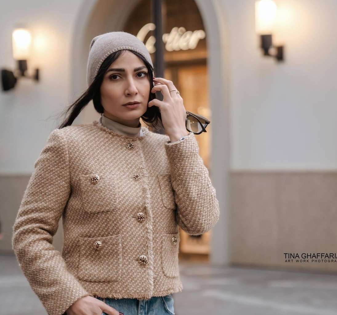 تیپ شیک و پیک سمیرا حسن پور / با این شومیز و دامن چه دلبر شده خدایی