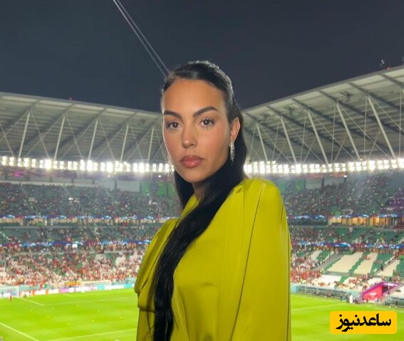 استایل جالب دهه 60 جورجینا رودریگز، همسر رونالدو، با کت اورسایز/ خیلی ها با این مدل کت خاطره دارن😂
