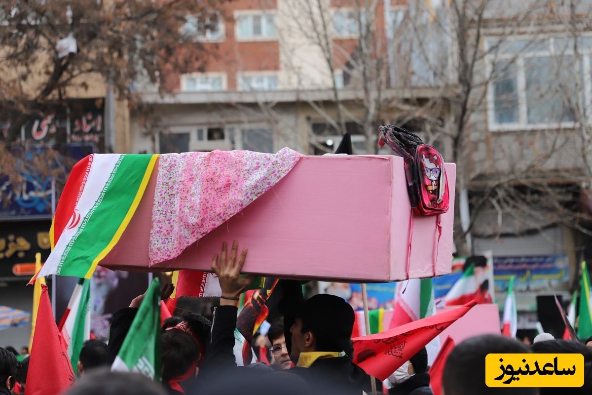 اجتماع بزرگ نوجوانان تبریزی به یاد دانش آموزان شهید میناب+عکس