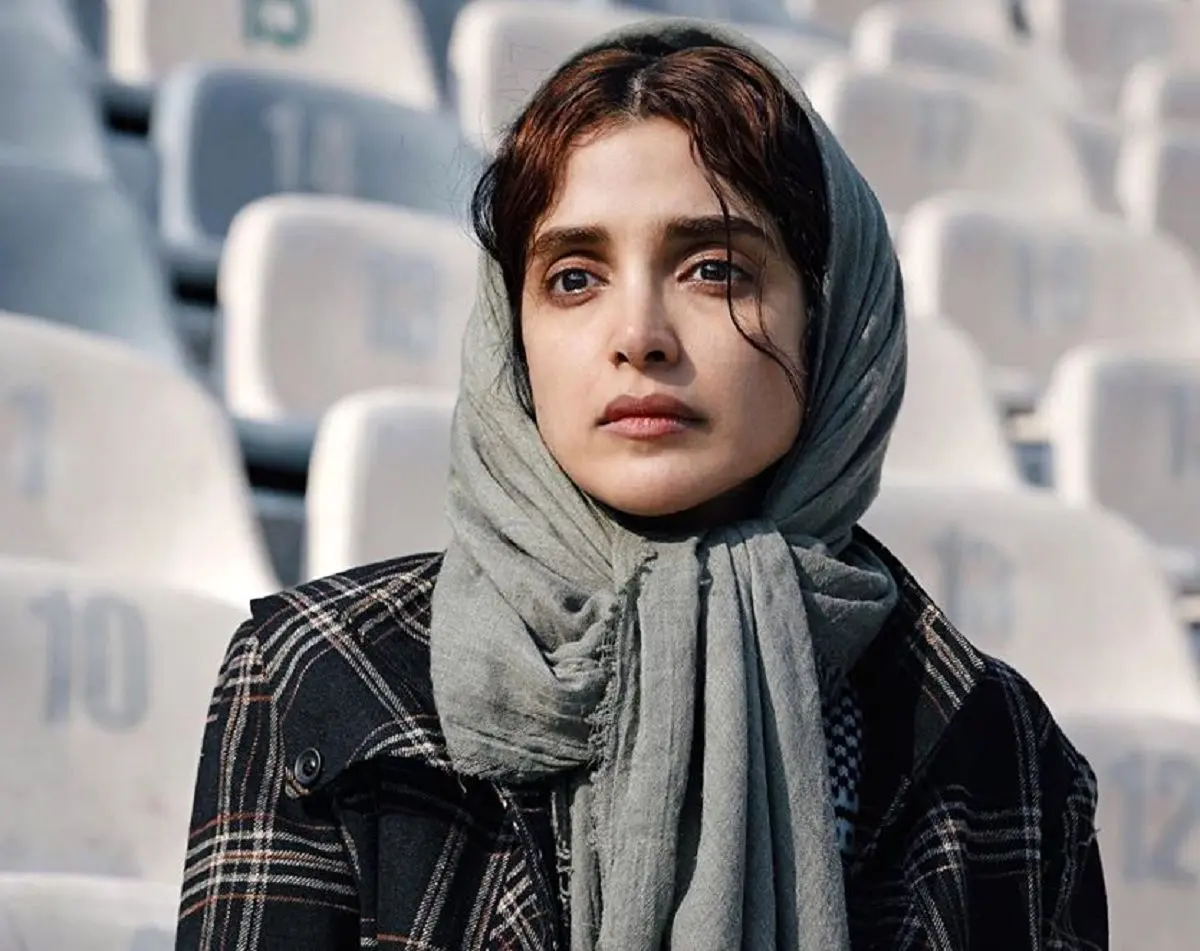 جدیدترین عکس الهه حصاری بازیگر "هفتاد سی" جلوی آینه با دمپایی کراکس + عکس