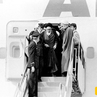 برگردیم به بهمن سال 57؛ چه کسی مبلغ 2 میلیون دلار برای بیمه هواپیمای امام خمینی (ره) چک کشید؟