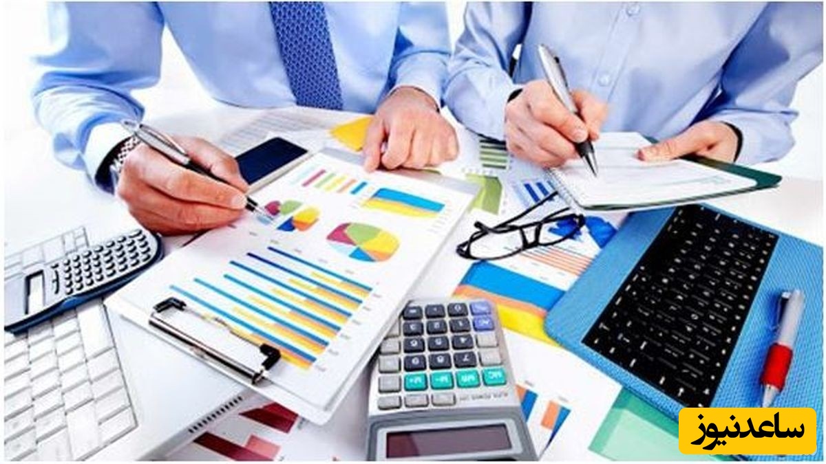 کار کردن روی میز کار