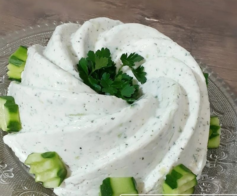 روش تهیه ماست و خیار قالبی خوشمزه + فیلم
