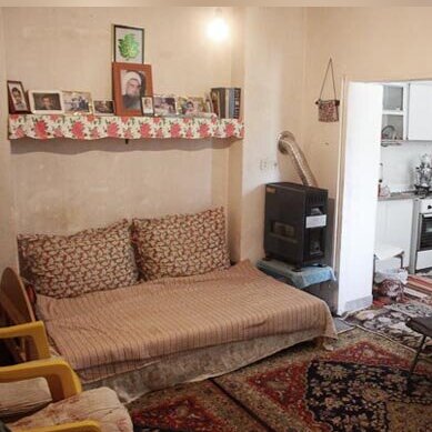 تصاویری دیدنی از کمد لباس حسن روحانی در خانه پدری؛ یادگارهای روزهای جنگ چه رازهایی دارند؟