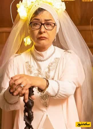 رونمایی از همسر دوم آزیتا حاجیان: همسر سابق آقای هراتی که دوست من بودند بر اثر سرطان فوت کردند و من با ایشان ازدواج کردم