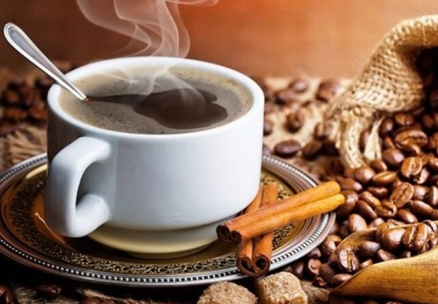 (ویدیو) میدونی چرا یهو سرحال میشی؟ بخاط اینکه قهوه با بدنت اینکارو میکنه☕