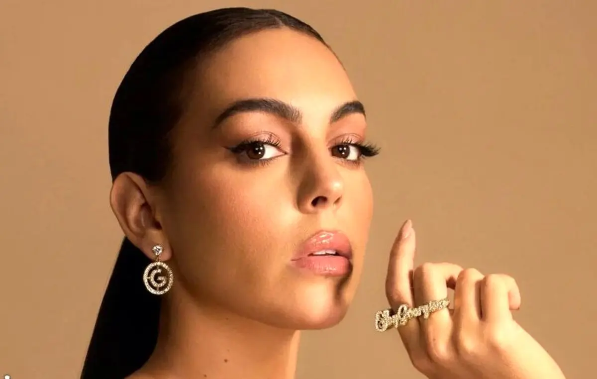 اتاق لباس و کلوزت روم لوکس و مدرن جورجینا با قفسه های پُر از کفش، لباس و کیف برند و گرون قیمت/ کمد نگو پاساژ بگو+عکس