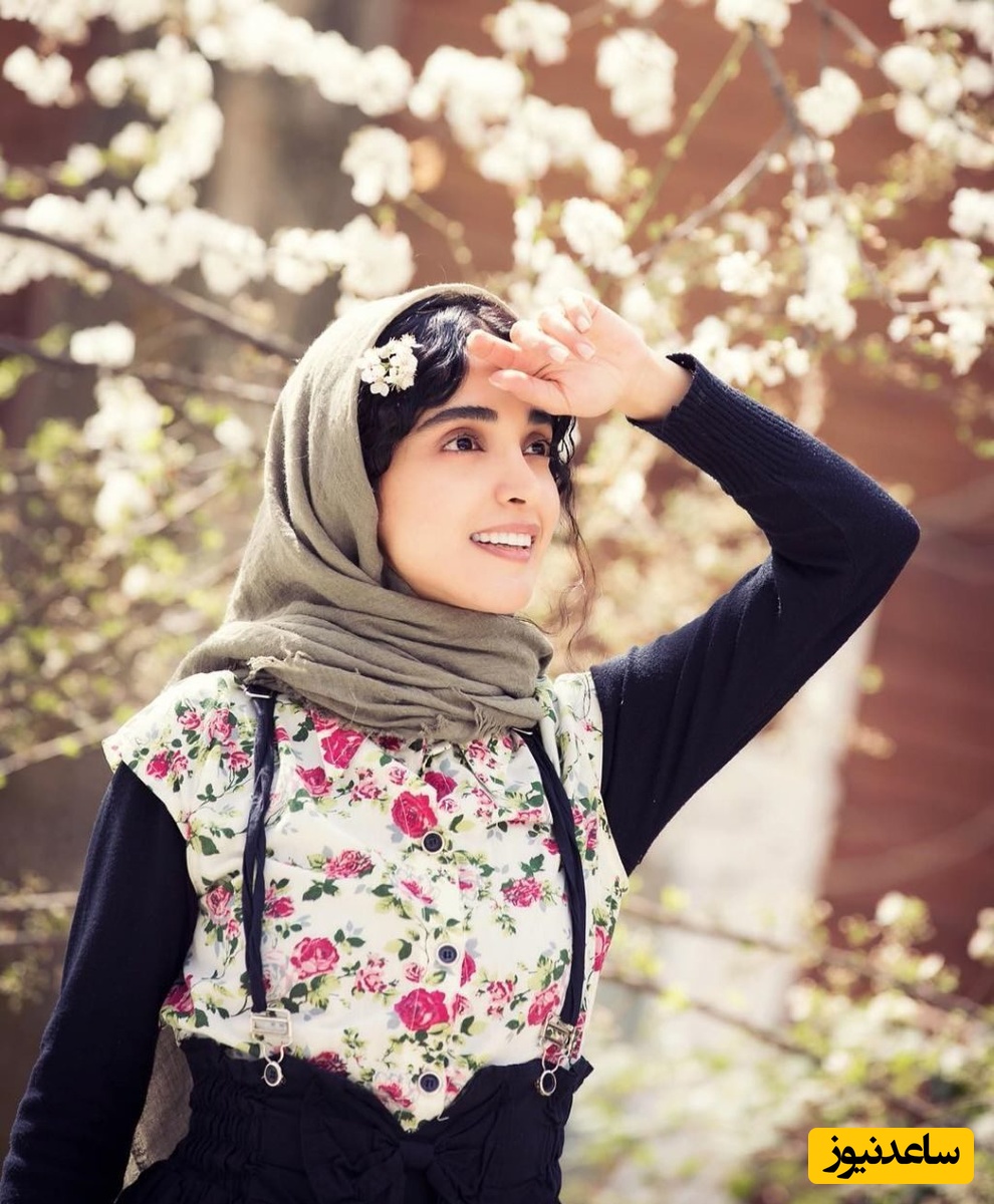 مدل دستمال سر بستن عجیب الهه حصاری/علاقه بیش از حد الهه حصاری به دستمال سر