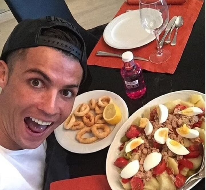 سرآشپز رونالدو: منوی روزانه کریس تقریباً هیچ غذای گران قیمتی ندارد او عاشق آووکادو، ماهی تازه و...