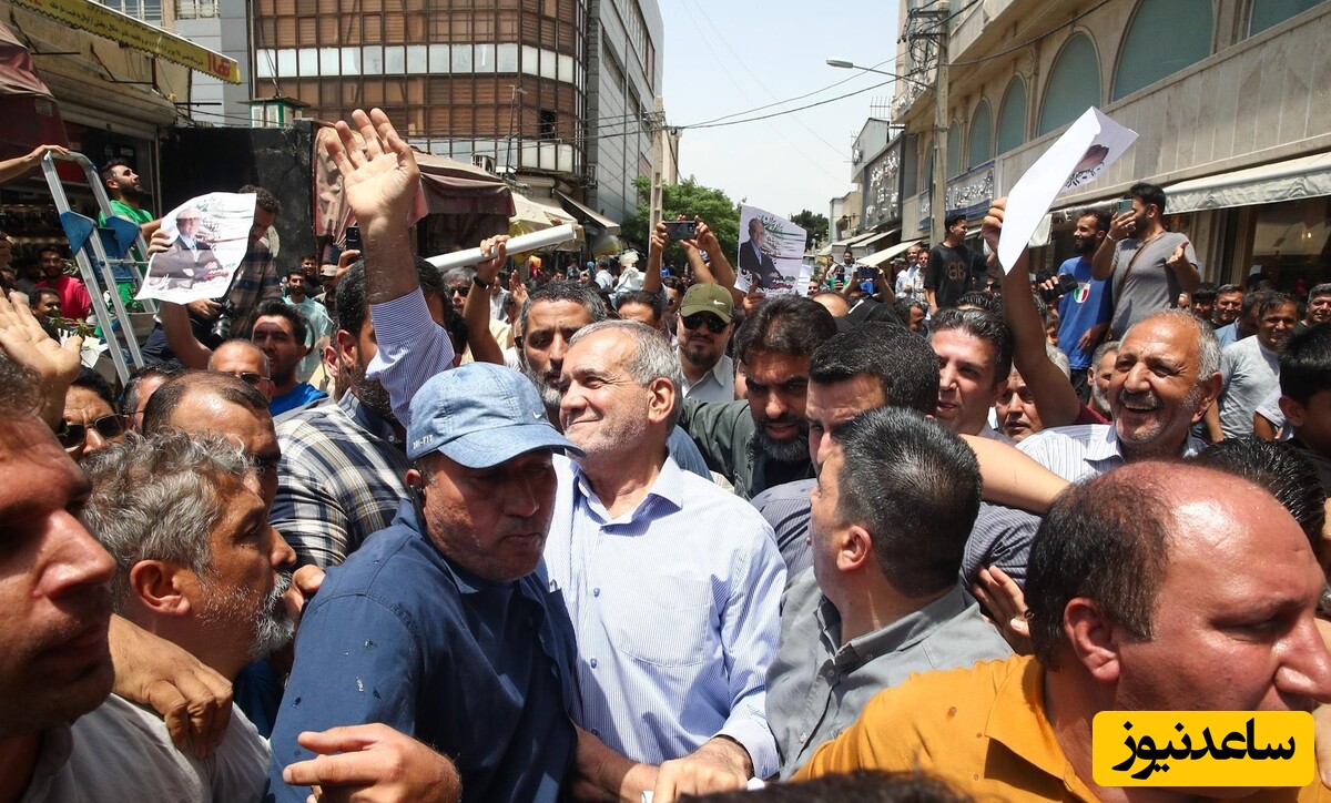 (فیلم) حضور پزشکیان در میان انبوه مردم تهران در راهپیمایی 22 بهمن / وقتی رئیس جمهور با مردم هم قدم می‌شود