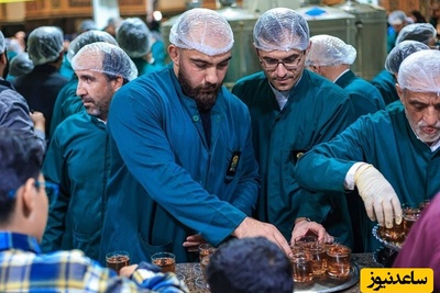 (ویدیو) قهرمانان کشتی ایران در چایخانه حرم رضوی با نوای دلنشین یارضاجان هرچه دارم از تو دارم...