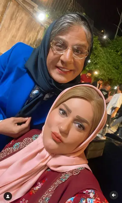 یادی کنیم از گریم و استایل بسیار شیک و البته متفاوت عمو پورنگ برای نقش خاله الهه/ خانوم بودن هم بهش میاد، مگه نه؟😉