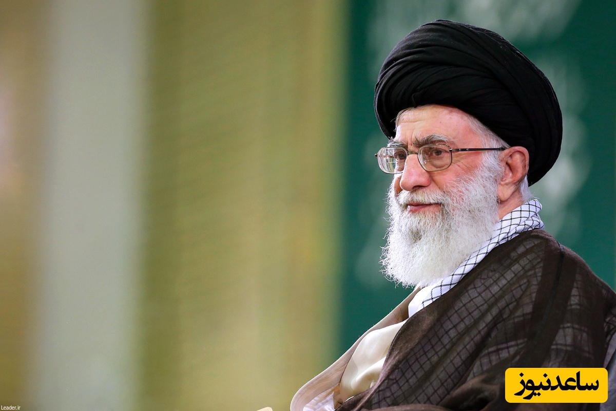 تصاویری دلنشین و پربازدید از رهبر شهید انقلاب با لباس بلوچی؛ احترام به فرهنگ مردم منطقه در مدتی که مهمان اهالی این منطقه بودند