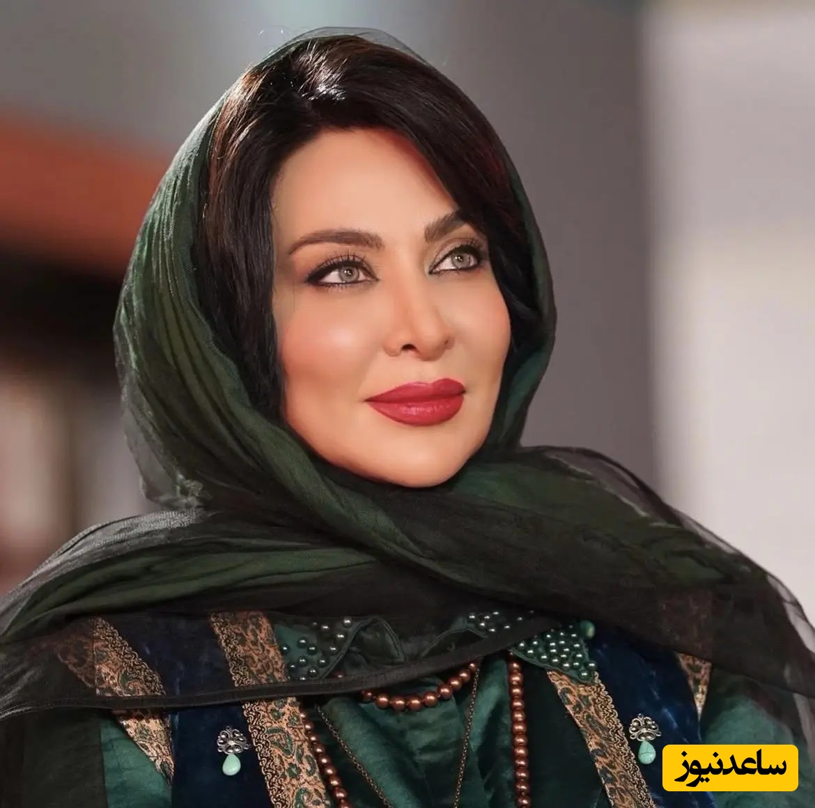 فقیهه سلطانی در کنار دو خواهر زیبا و چشم رنگی خود! ژن برتر که میگن ایشونن