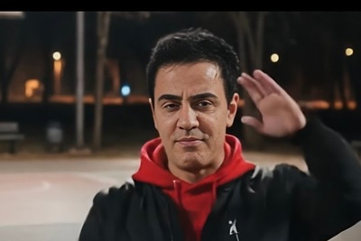 خوانندگی عموپورنگ بعد از شکست عشقی که از نزدیکترین دوستش خورد / امیرمحمد این رسمش نبود 🤣