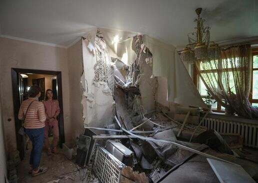 اصابت خمپاره به یک خانه در شهر دنیپرو اوکراین/ رویترز