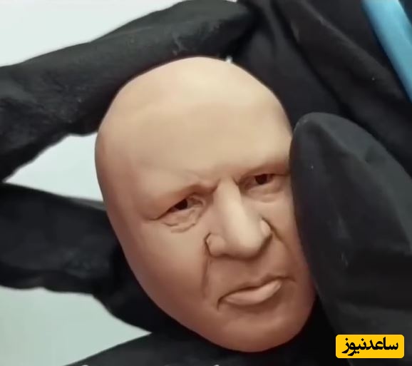 خلاقیت تحسین برانگیز یک بانوی هنرمند تهرانی برای ساختن تندیس علی دایی از جنس پلیمر حماسه آفرید/ هنر نزد ایرانیان است و بس+فیلم