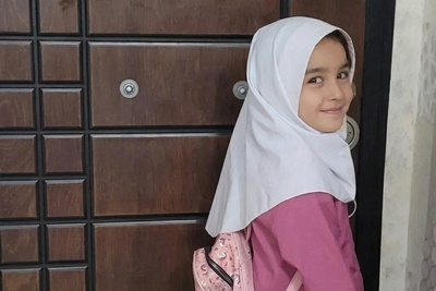 (ویدئو) طنز دانش‌آموزی: این دختربچه شعر رو چنان خوند که تن استاد شهریار تو گور لرزید 🤣