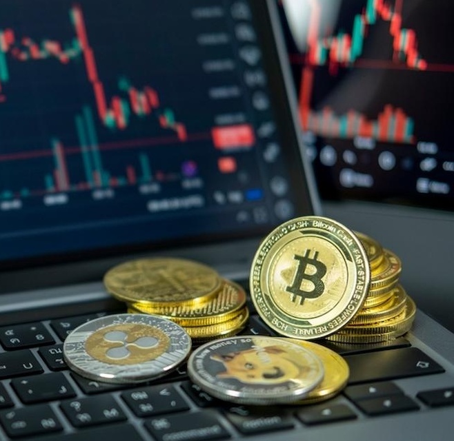 لیست کامل ارزهای دیجیتال امروز 18 آبان 1404/ بیت‌کوین کمی رشد کرده است، تحلیلگران در انتظار ادامه روند!