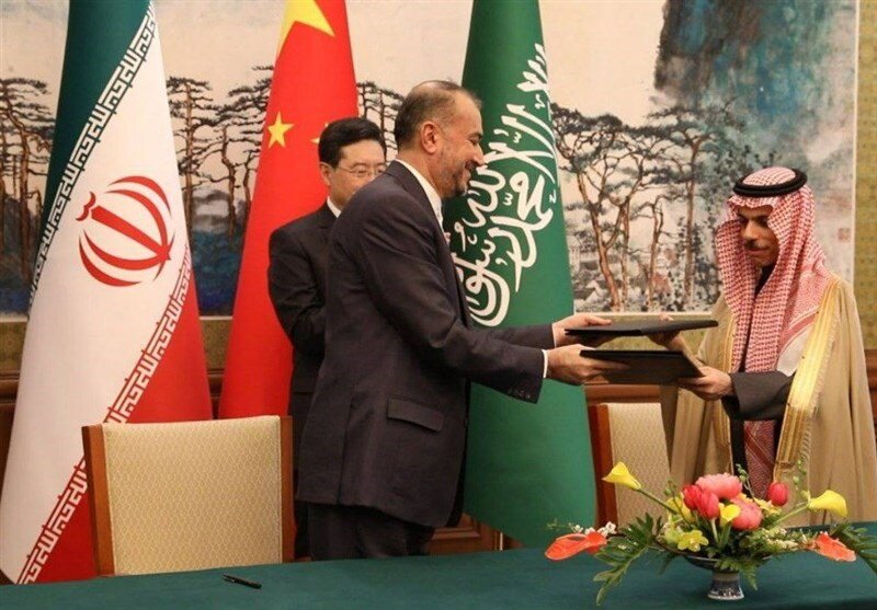 امضای بیانیه مشترک وزرای خارجه ایران و عربستان