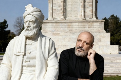 (ویدئو) نگاهی به ثانیه‌های پایانی کنسرت‌ نمایش سی‌صد در اروپا؛ اجرای امیرجعفری در نقش فردوسی با واکنشی روبه‌رو شد که هیچ‌کس انتظارش را نداشت / فقط آخرش🥺