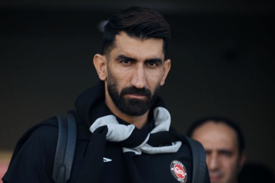 تراکتور بالاخره دروازه‌بان خارجی خود را جذب کرد؛ پایان انتظار در واپسین روز نقل‌وانتقالات