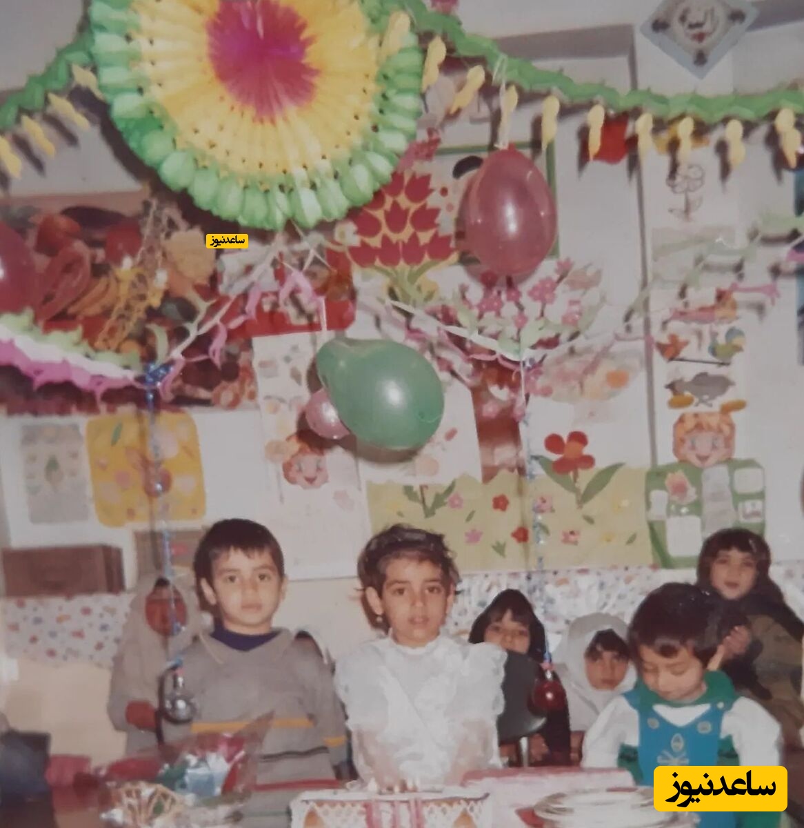 پوستر کودکی ستاره سادات قطبی در لباس عروس