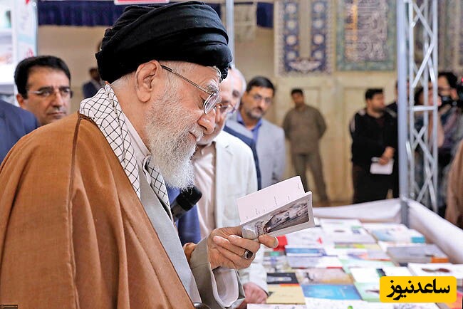 ببینید: تذکر رندانه رهبر معظم انقلاب به یک ناشر در نمایشگاه کتاب +فیلم/ آقا ما می خواهیم عربی ها رو فارسی کنیم شما فارسی رو عربی می کنید!!