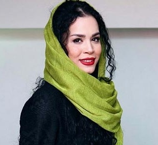 سفری به دهه 60/ عکس زیر خاکی و دیده نشده از دوران دانش آموزی ملیکا شریفی نیا/ از قیافش معلومه که واسه مدرسه رفتن لحظه شماری میکنه😂