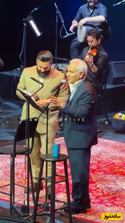 غوغای خوانندگی آهنگ نوستالژی «سوغاتی» توسط مهران مدیری در سالن اُپرا هاوس دوبی با همخوانی هزاران نفری هنرمندان ایرانی/ وقتی میای صدای پات از همه جاده ها میاد...+فیلم