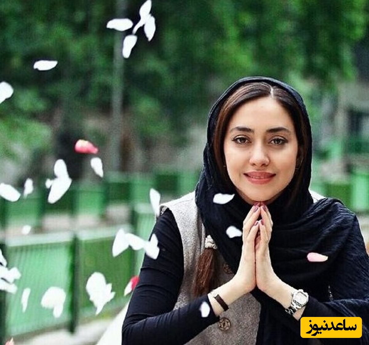 تیپ فوق العاده جذاب و شیک بهاره کیان افشاری با آرایش نود و عینک گران قیمت