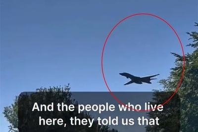 ببینید | تجمع حامیان ایران در مقابل محل پنهان‌شدن بمب‌افکن‌های آمریکا در انگلیس / آمریکایی‌ها در حال تمرین!