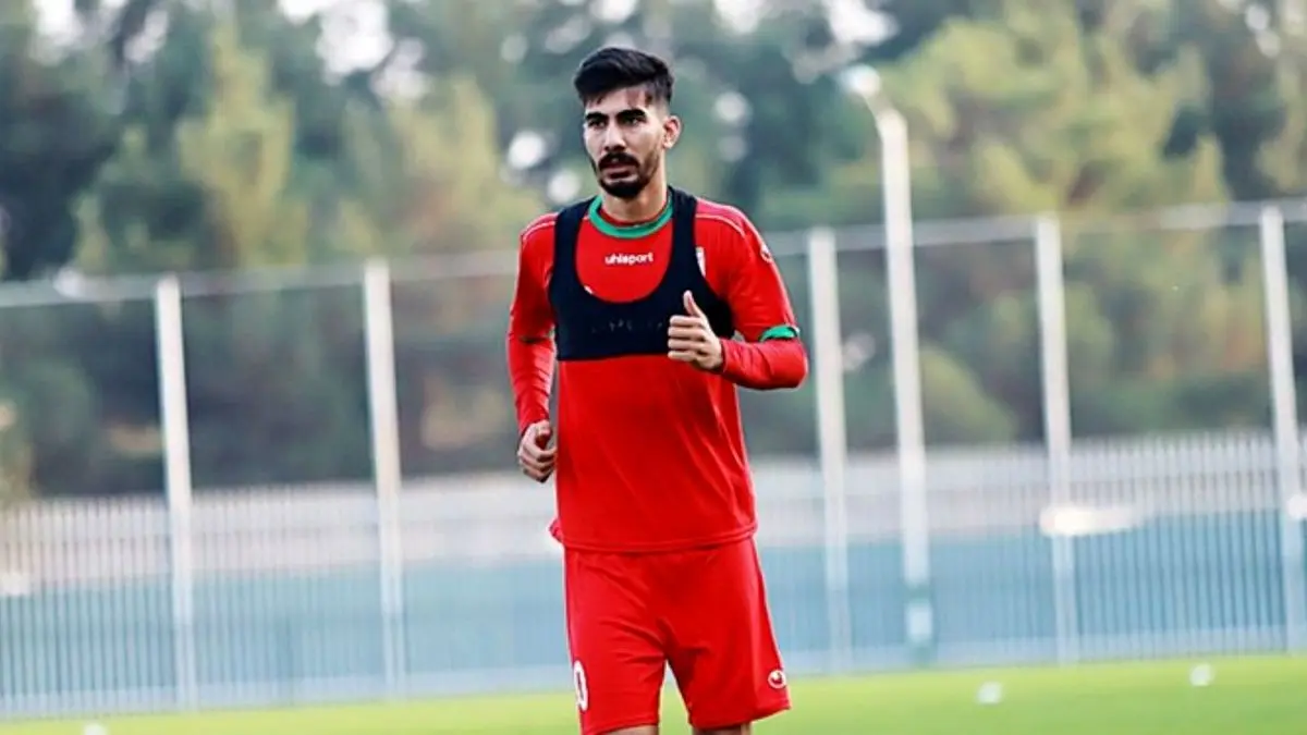 سفر 37 ساعته و باورنکردنی رضا شکاری/ ستاره جدید پرسپولیس بخاطر جنگ مجبور شد یکبار دور دنیا بچرخد!